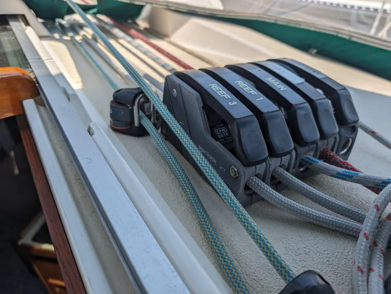 Slide: The Image of Tartan 3500 Highlander - 52