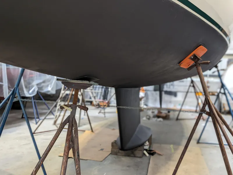 Slide: The Image of Tartan 3500 Highlander - 6