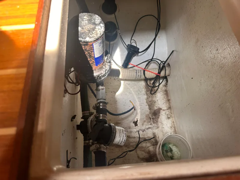 Slide: The Image of Island Packet 420 2002 - 50