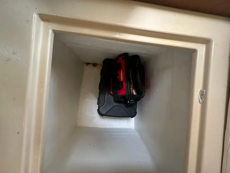 Slide: The Image of Island Packet 420 2002 - 54