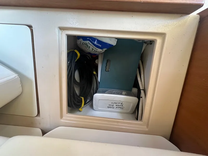 Slide: The Image of Island Packet 420 2002 - 55