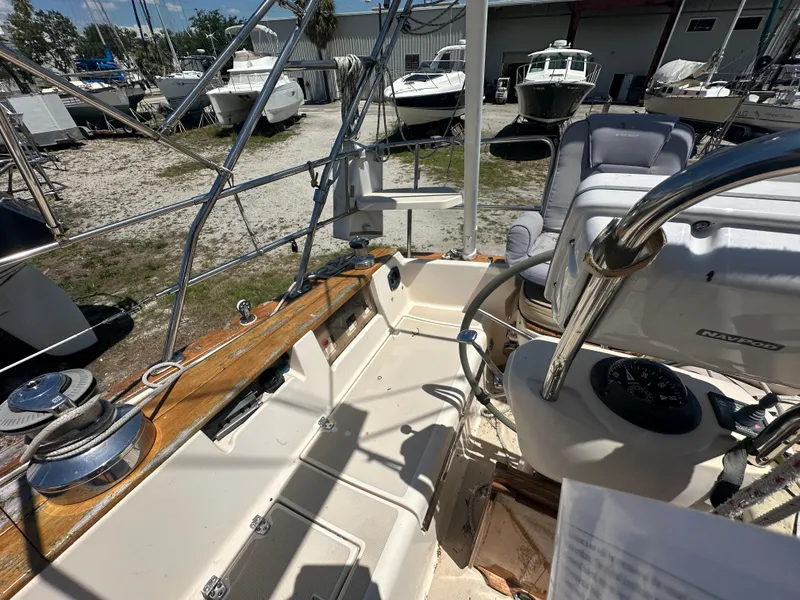 Slide: The Image of Island Packet 420 2002 - 57