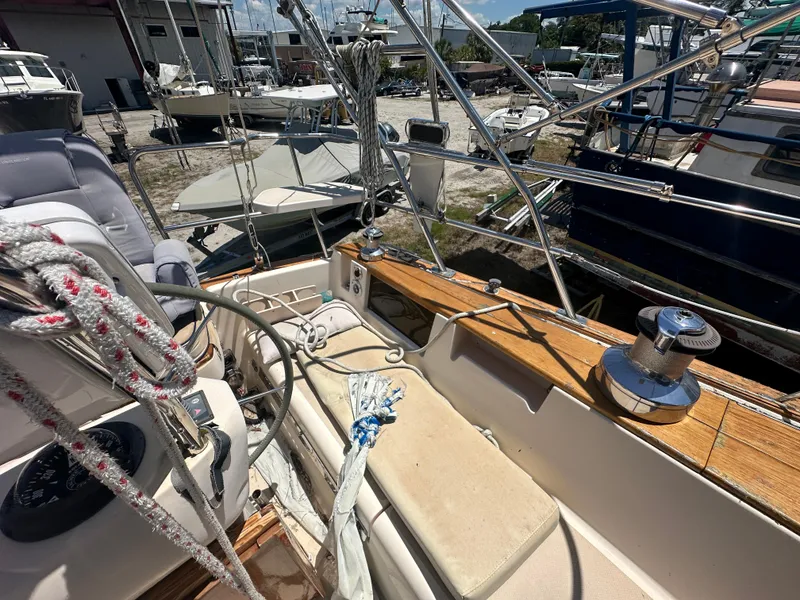 Slide: The Image of Island Packet 420 2002 - 58