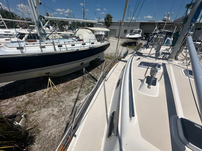 Slide: The Image of Island Packet 420 2002 - 68