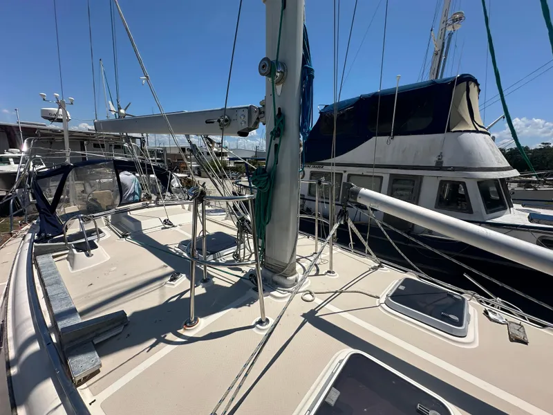 Slide: The Image of Island Packet 420 2002 - 69