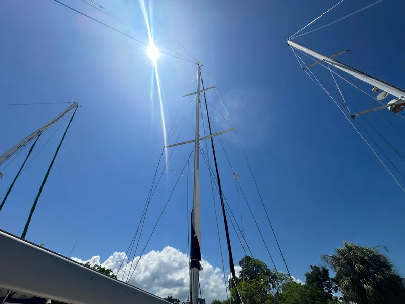 Slide: The Image of Island Packet 420 2002 - 72