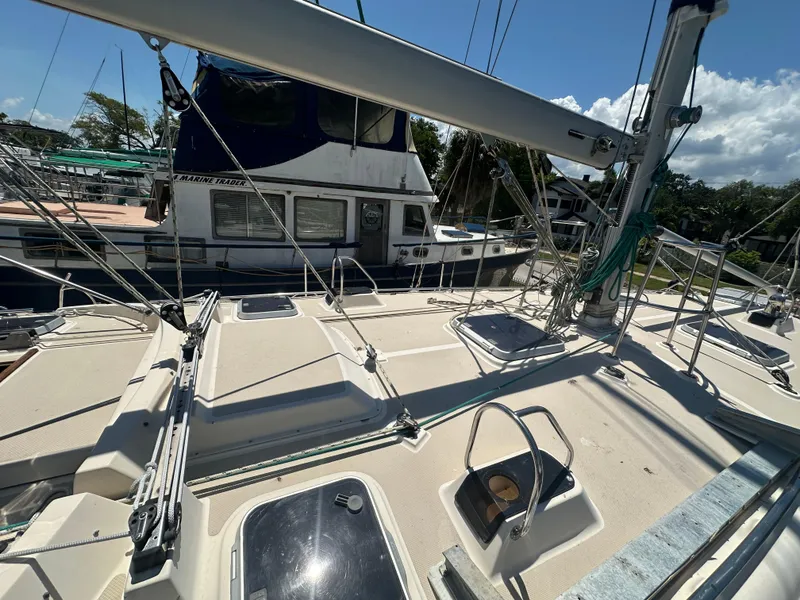 Slide: The Image of Island Packet 420 2002 - 73