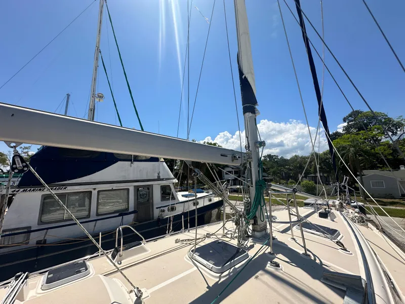 Slide: The Image of Island Packet 420 2002 - 75