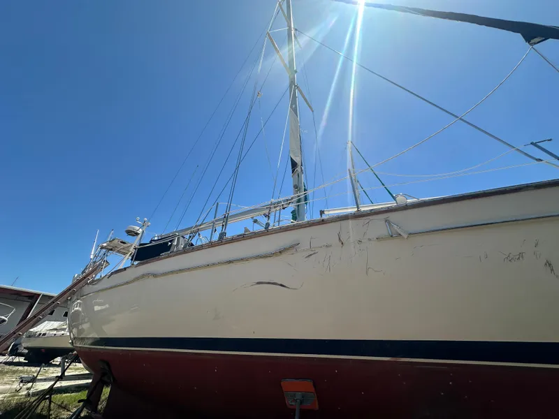 Slide: The Image of Island Packet 420 2002 - 80