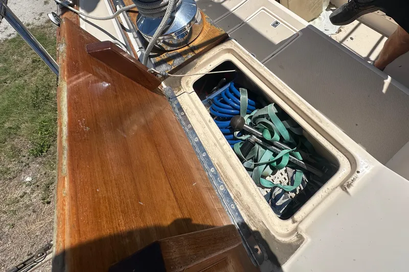 Slide: The Image of Island Packet 420 2002 - 89