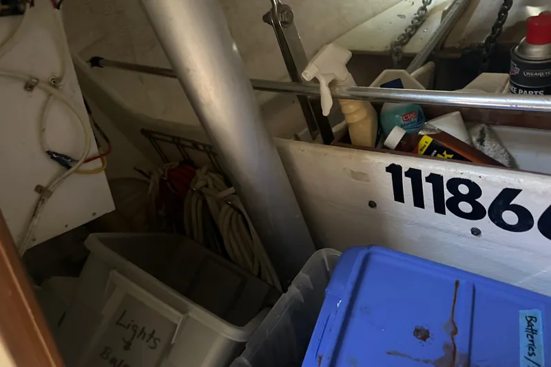 Slide: The Image of Island Packet 420 2002 - 93