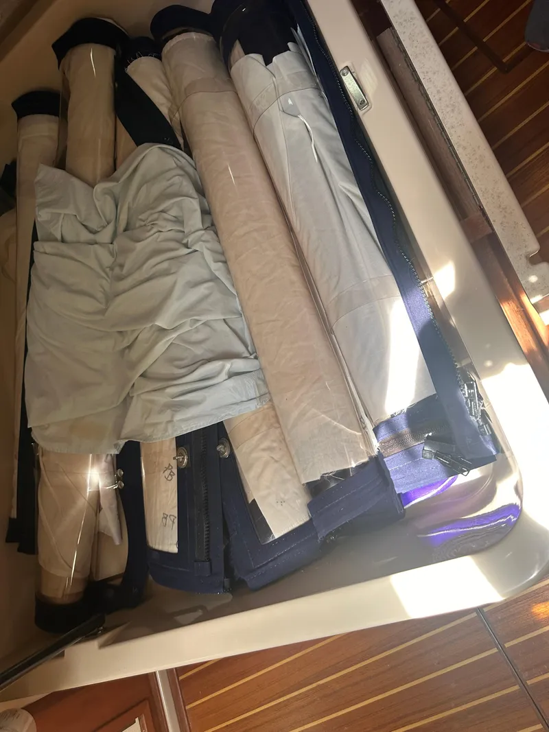 Slide: The Image of Island Packet 420 2002 - 96