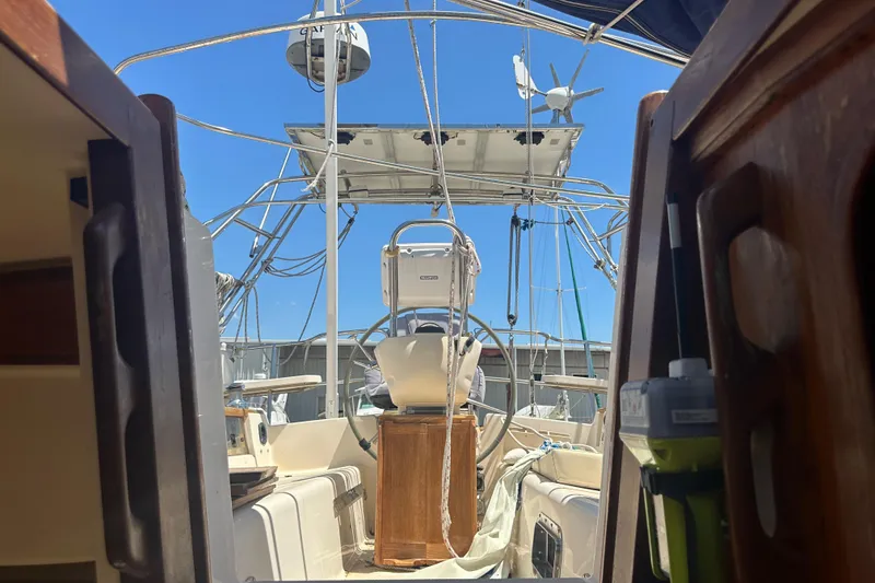 Slide: The Image of Island Packet 420 2002 - 97