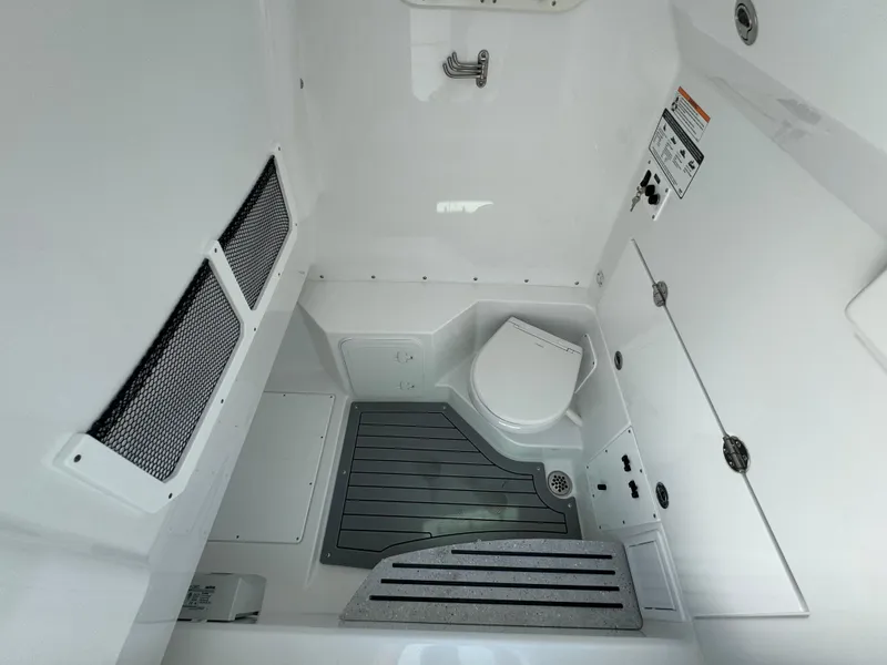 Slide: The Image of Everglades 285 Center Console 2025 - 67