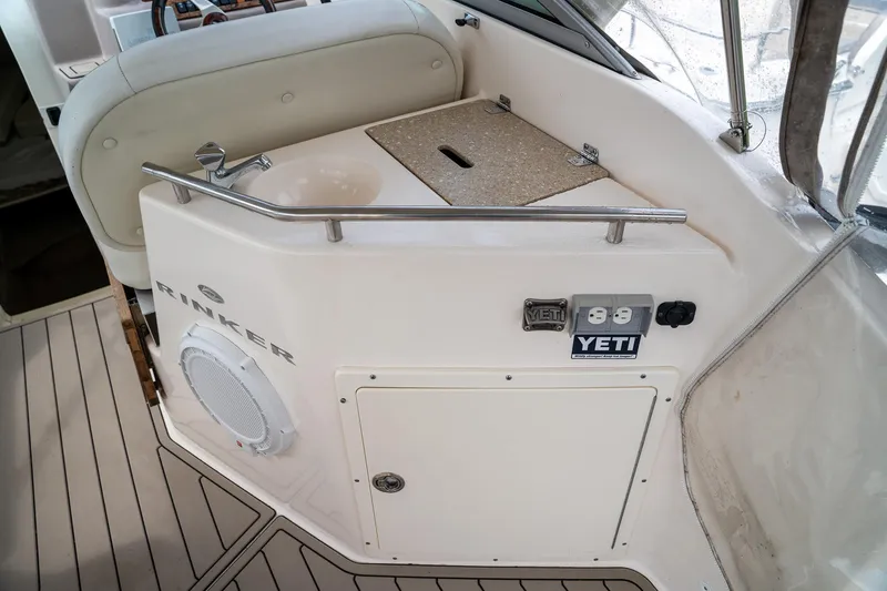 Slide: The Image of Rinker Fiesta Vee 270 2005 - 10