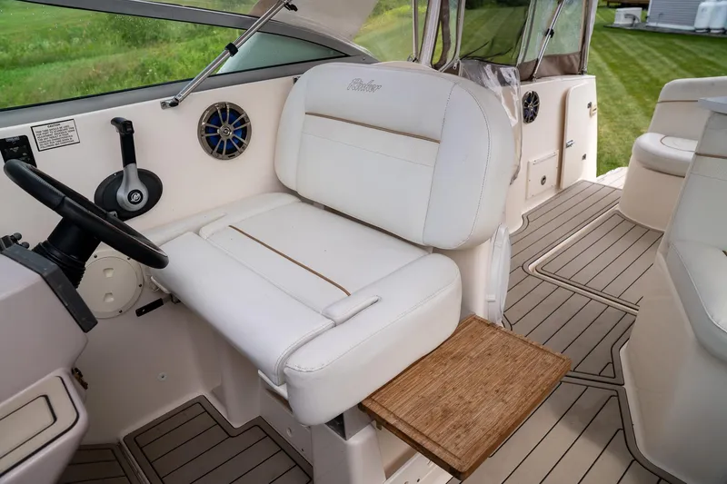 Slide: The Image of Rinker Fiesta Vee 270 2005 - 13