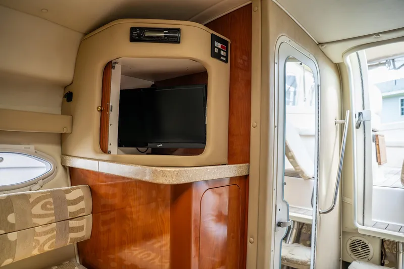 Slide: The Image of Rinker Fiesta Vee 270 2005 - 17