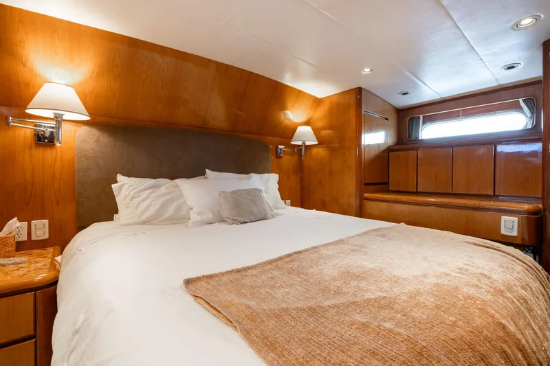 Slide: The Image of Vitech 68' Vitech Pilothouse 1999 - 55