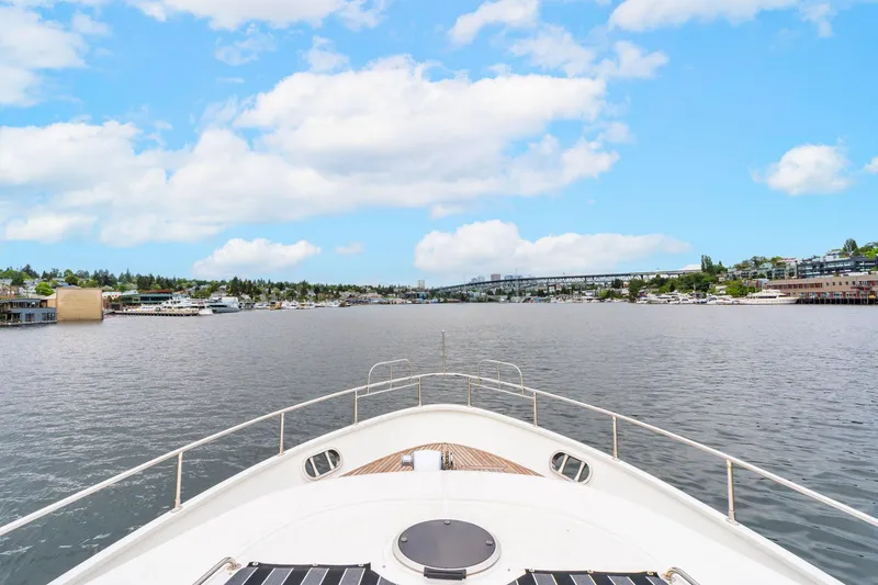 Slide: The Image of Vitech 68' Vitech Pilothouse 1999 - 85