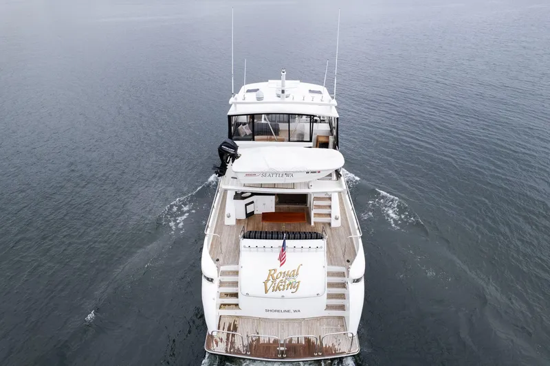 Slide: The Image of Vitech 68' Vitech Pilothouse 1999 - 91