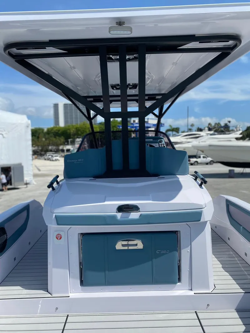 Slide: The Image of 2025 Ranieri CAYMAN 38.0 EXECUTIVE luxury boat at marina. - 22