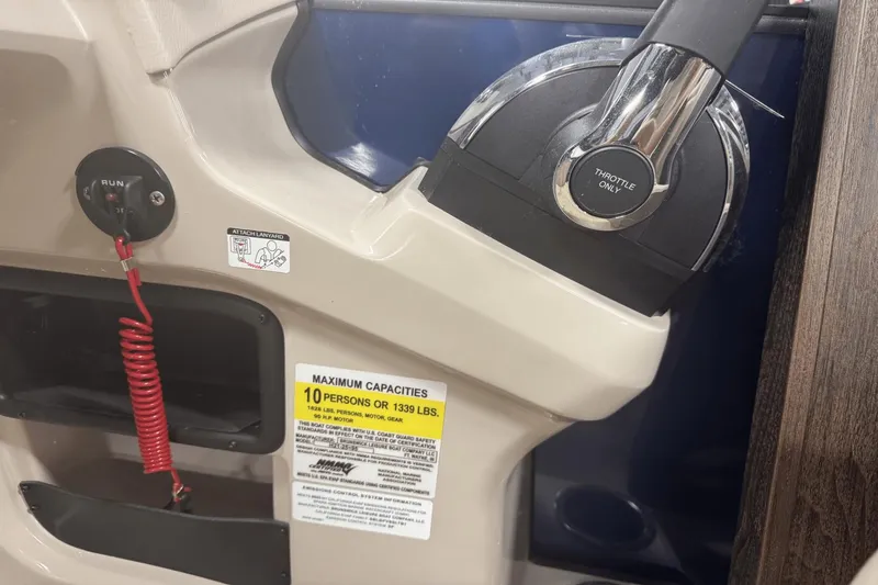 Slide: The Image of Harris Cruiser 210 2025 - 4