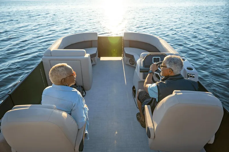 Slide: The Image of Harris Cruiser 230 2025 - 7