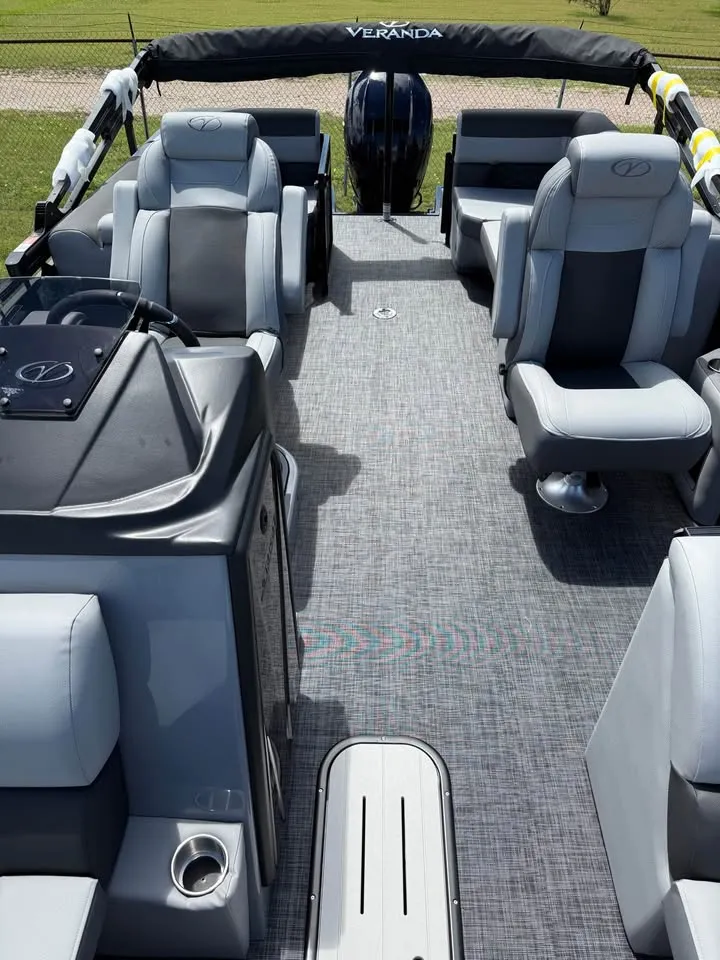 Slide: The Image of VERANDA VR235RC TRITOON 2027 - 4
