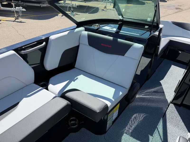 Slide: The Image of MasterCraft NXT21 2024 - 12