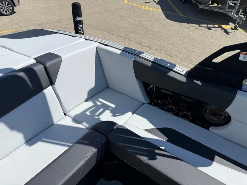 Slide: The Image of MasterCraft NXT21 2024 - 13