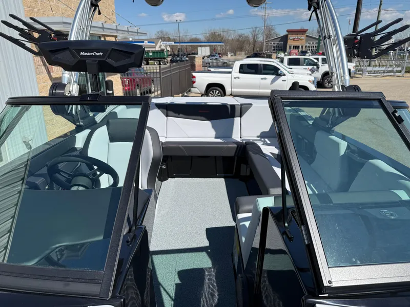 Slide: The Image of MasterCraft NXT21 2024 - 15