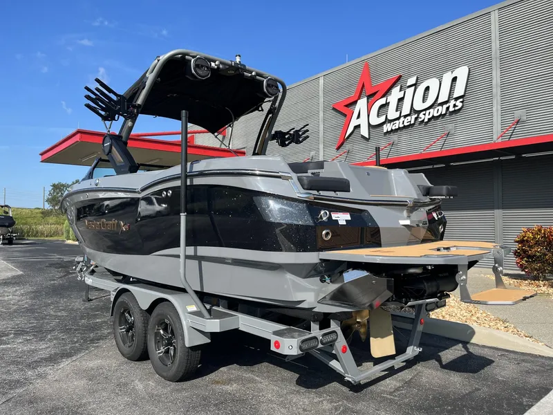 Slide: The Image of MasterCraft XStar S 2024 - 14