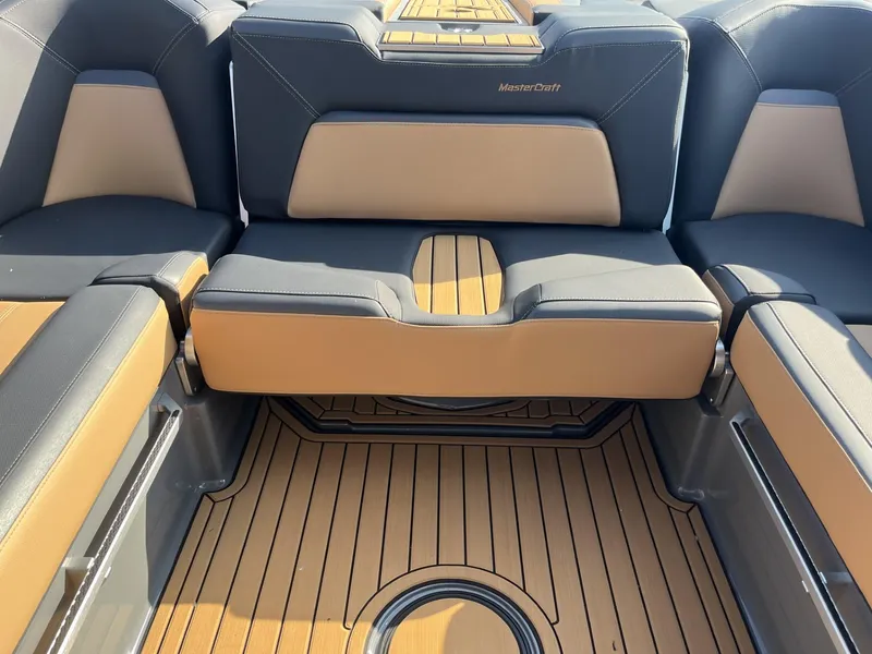 Slide: The Image of MasterCraft XStar S 2024 - 4