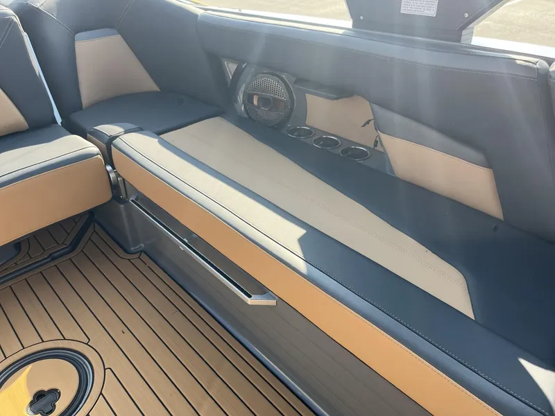 Slide: The Image of MasterCraft XStar S 2024 - 5