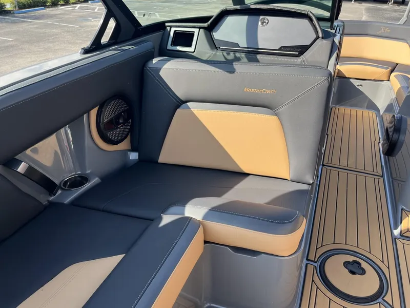 Slide: The Image of MasterCraft XStar S 2024 - 6