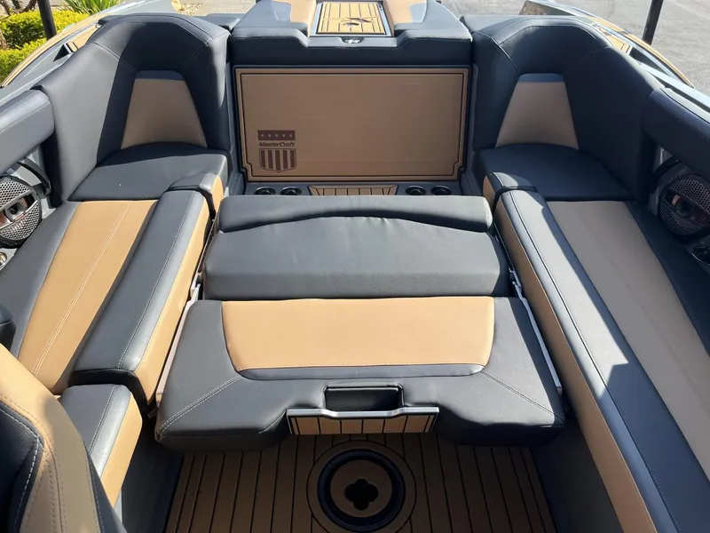 Slide: The Image of MasterCraft XStar S 2024 - 7