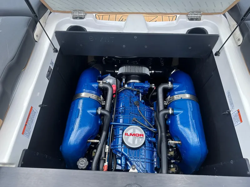 Slide: The Image of MasterCraft XT22 T 2024 - 12