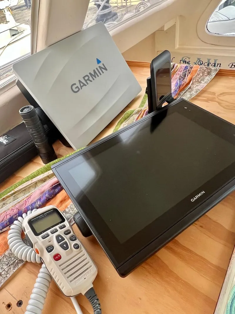 Slide: The Image of Garmin navigation equipment on a 2007 Farrier F-41 boat. - 39