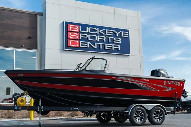 Slide: The Image of 2024 Lund 2075 Tyee Sport boat at Buckeye Sports Center. - 1