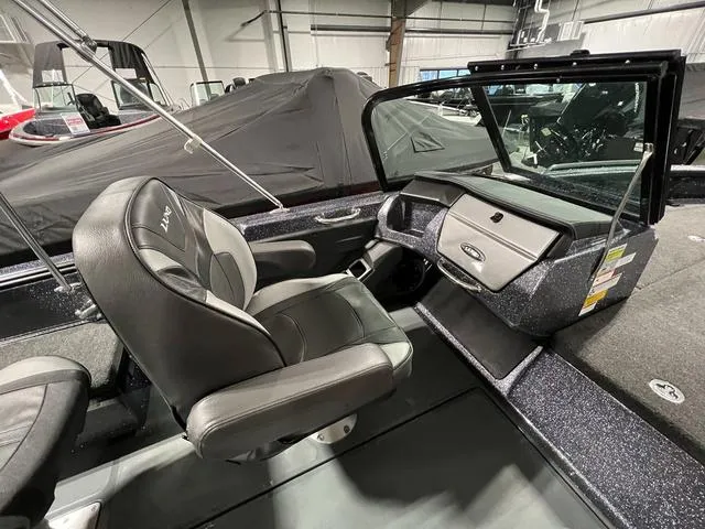 Slide: The Image of Lund 219 Pro-V Sport 2023 - 23