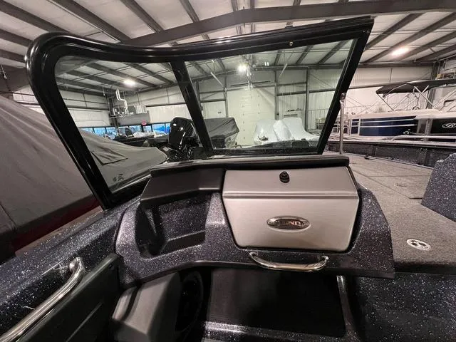 Slide: The Image of Lund 219 Pro-V Sport 2023 - 24