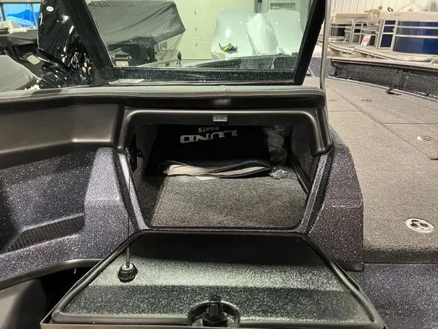 Slide: The Image of Lund 219 Pro-V Sport 2023 - 25