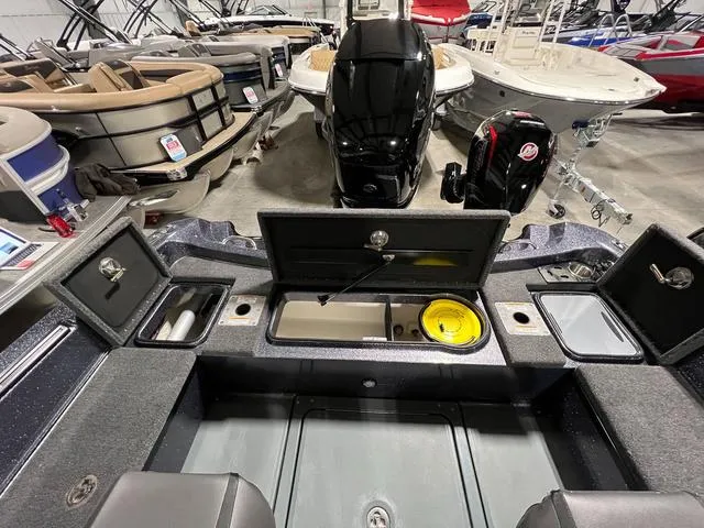 Slide: The Image of Lund 219 Pro-V Sport 2023 - 8