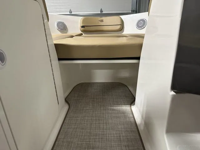 Slide: The Image of Bayliner VR5 Bowrider 2024 - 11