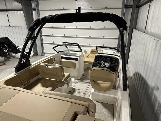 Slide: The Image of Bayliner VR5 Bowrider 2024 - 5