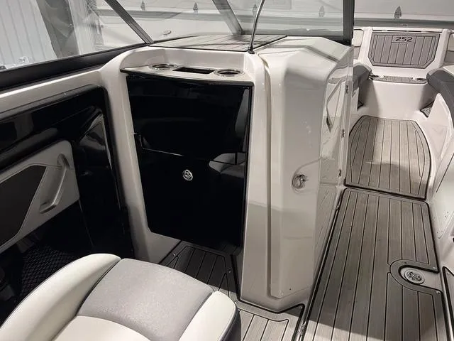 Slide: The Image of Yamaha 252SD 2023 - 15