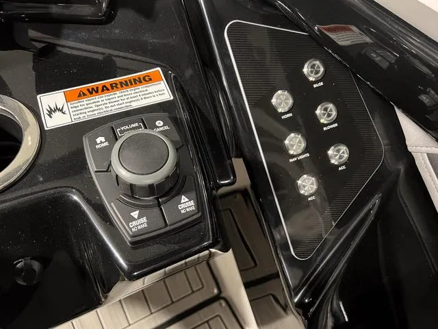 Slide: The Image of Yamaha 252SD 2023 - 22