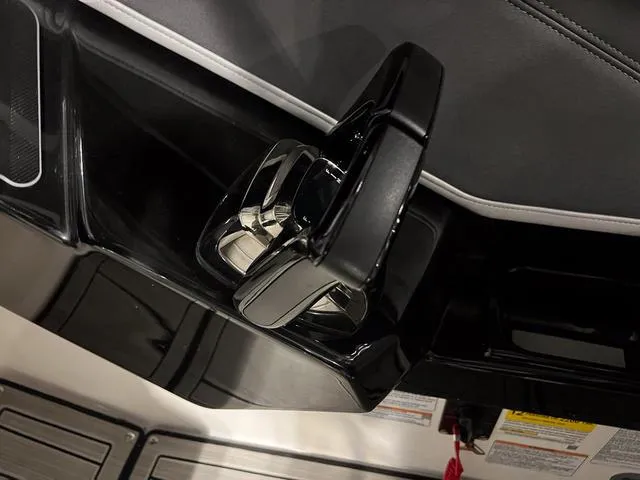 Slide: The Image of Yamaha 252SD 2023 - 23