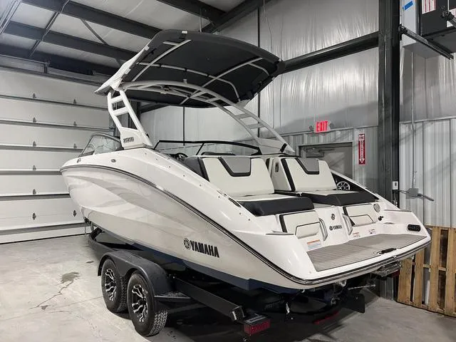 Slide: The Image of Yamaha 252SD 2023 - 5