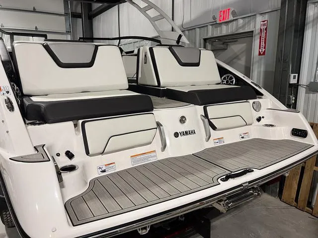 Slide: The Image of Yamaha 252SD 2023 - 6